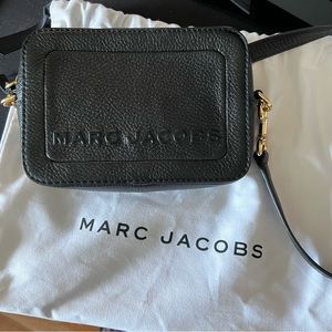 Marc Jacobs The Box Leather Crossbody Bag in Black
